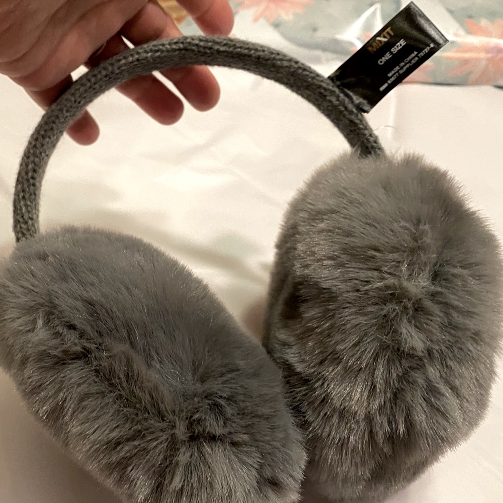 NWT gorgeous JCPENNEY Mixit Ear Muffs gothic grey OS Acrylic SUPER SOFT!
